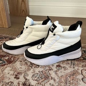 SOREL Women's Out 'N About Puffy 300g Waterproof Boots